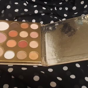 Nicole Miller Glamour face palette
